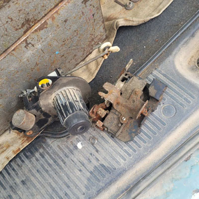 Renault Laguna — ремонт замка крышки багажника